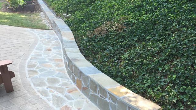 Variegated Flagstone Steps and Retaining Wall in Springfield, VA - Wright's Concrete