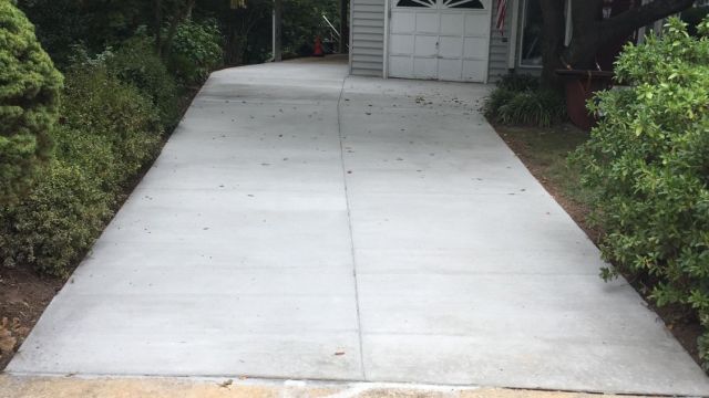 Concrete Drive with Drain, Pennsylvania Variegated Flagstone Entryway & Sidewalk in Annandale, Virginia - Wright's Concrete