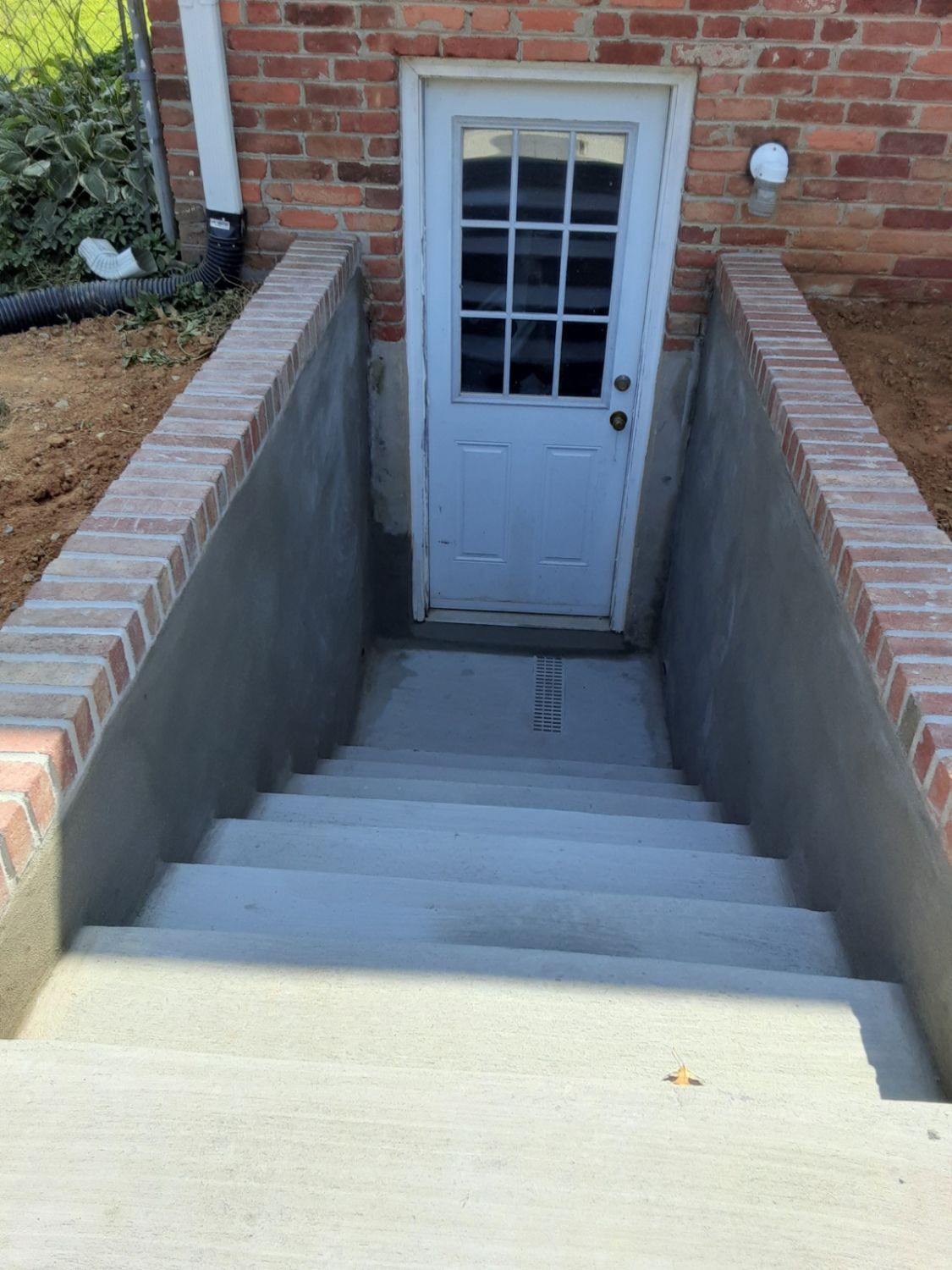 Concrete Steps and Wall with Back Door Entryway, Vienna Virginia - Wright's Concrete